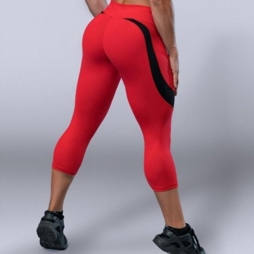 Violate The Dress Code Red Cropped Leggings Size Small